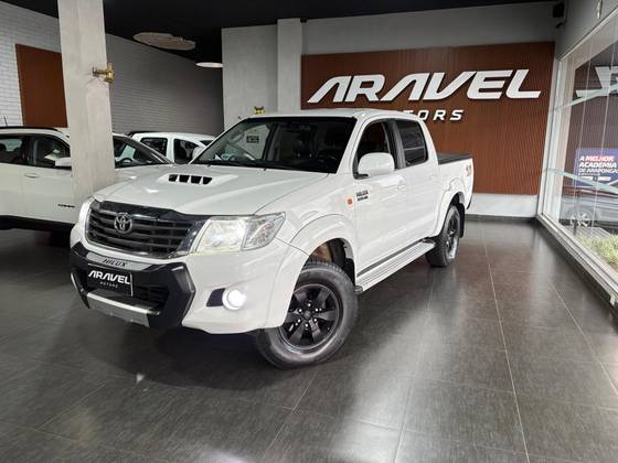 TOYOTA HILUX 3.0 SR 4X4 CD 16V TURBO INTERCOOLER DIESEL 4P AUTOMÁTICO TOYOTA HILUX 3.0 SR 4X4 CD 16V TURBO INTERCOOLER DIESEL 4P AUTOMÁTICO